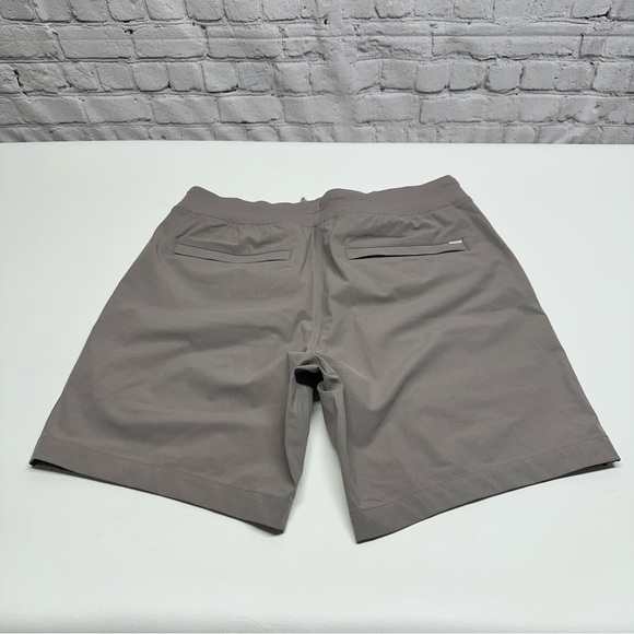 Vuori Men's Tan Flat Front meta easy Shorts size L NWOT - Picture 4 of 11